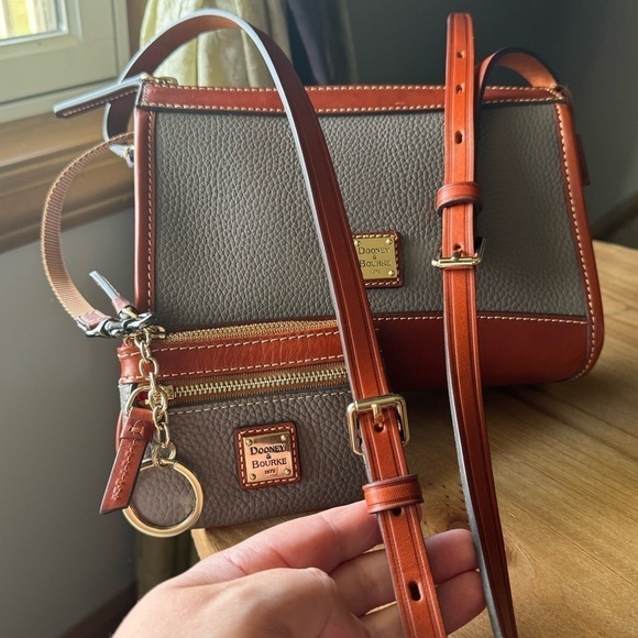 NWT Dooney & Bourke Pebble Leather Zip Crossbody w/Small Coin Case Elephant Gray - Picture 3 of 9